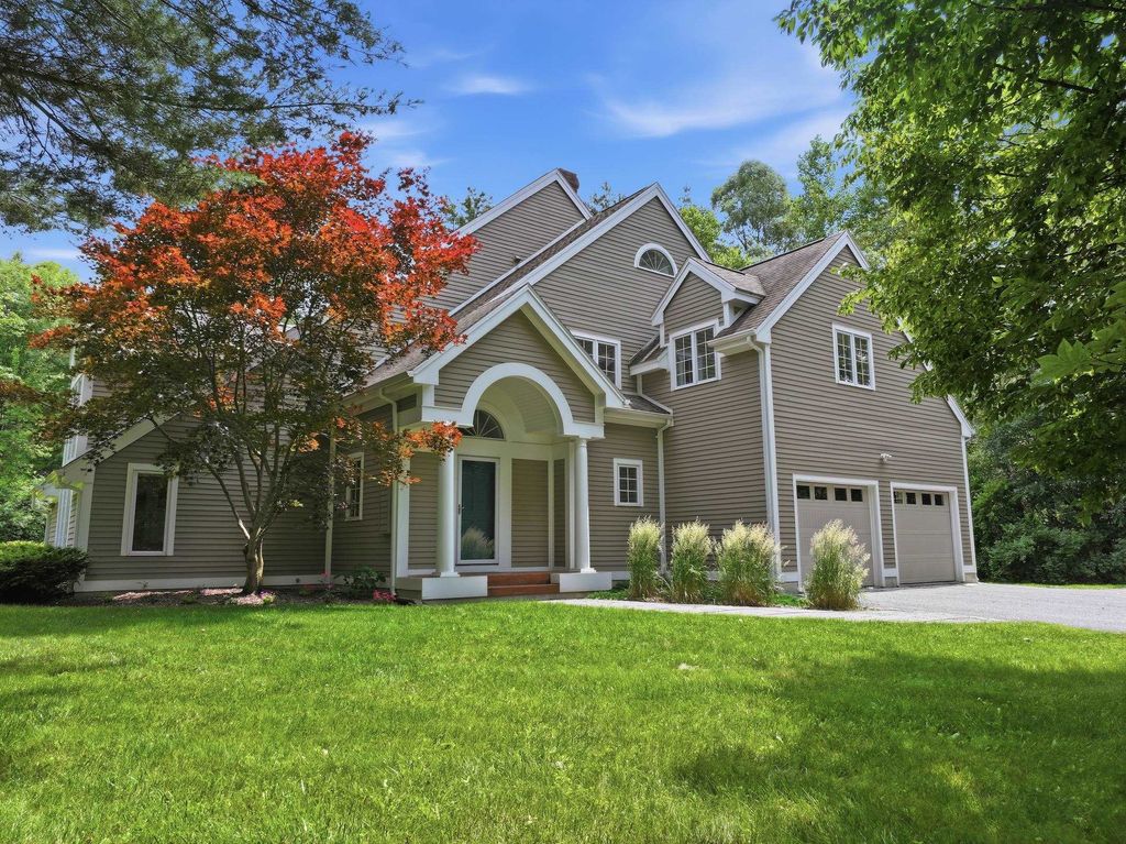 305 Westview Drive, Shelburne, VT 05482