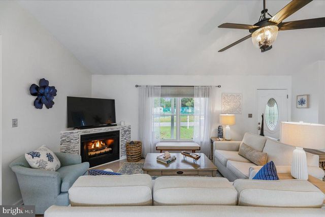736 HICKMAN DR, Ocean View, DE 19970