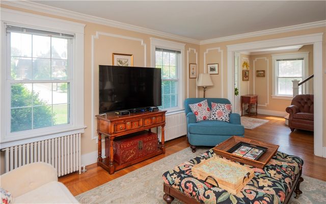 27 Red Cross Avenue, Newport, RI 02840