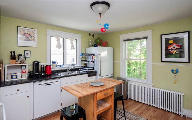 27 Red Cross Avenue, Newport, RI 02840