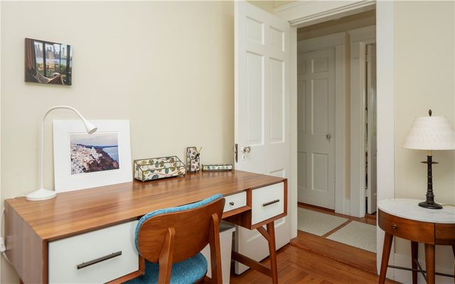 27 Red Cross Avenue, Newport, RI 02840