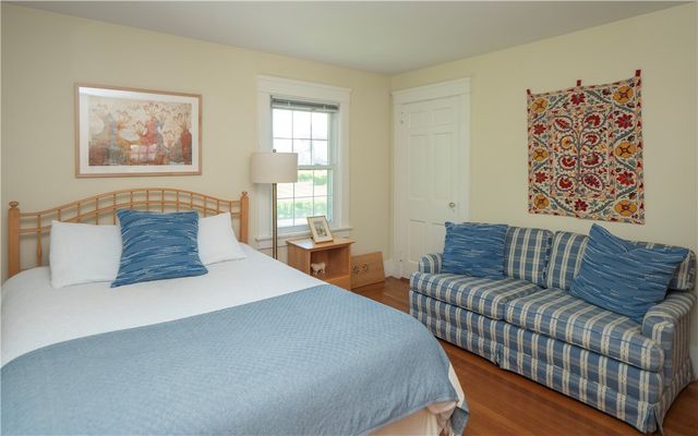 27 Red Cross Avenue, Newport, RI 02840