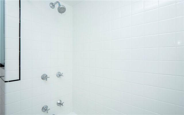 27 Red Cross Avenue, Newport, RI 02840