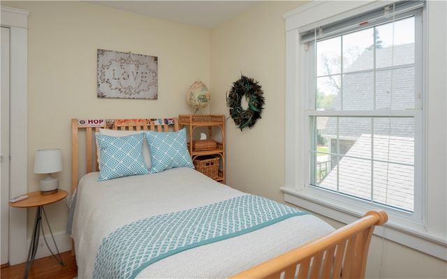 27 Red Cross Avenue, Newport, RI 02840