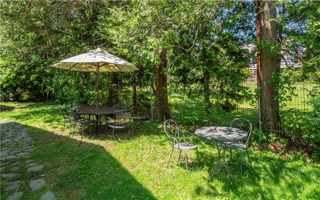 27 Red Cross Avenue, Newport, RI 02840