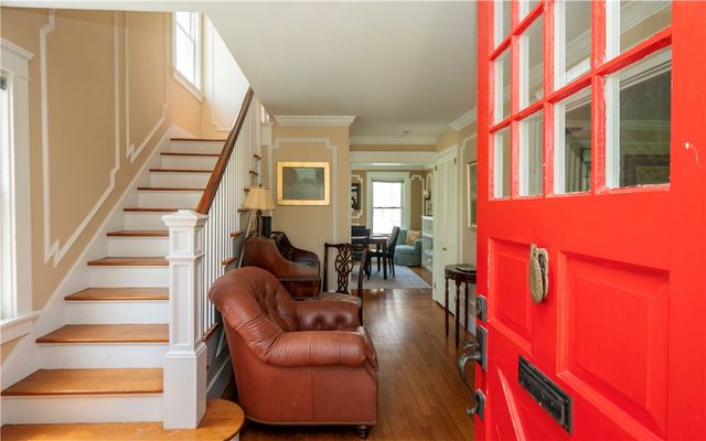 27 Red Cross Avenue, Newport, RI 02840