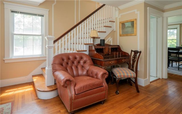 27 Red Cross Avenue, Newport, RI 02840