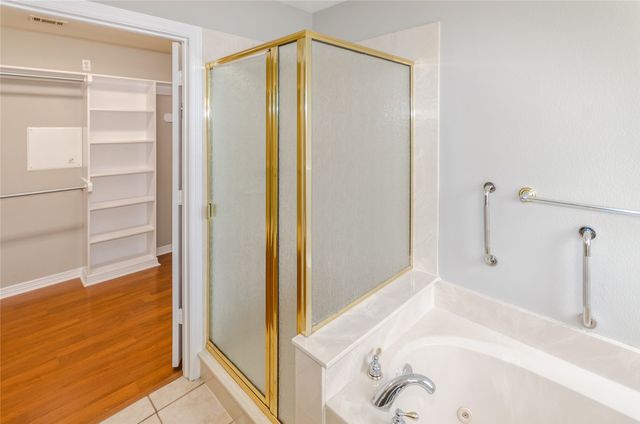 915 Cresthaven Drive 3, Cedar Hill, TX 75104
