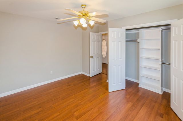 915 Cresthaven Drive 3, Cedar Hill, TX 75104