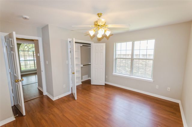 915 Cresthaven Drive 3, Cedar Hill, TX 75104