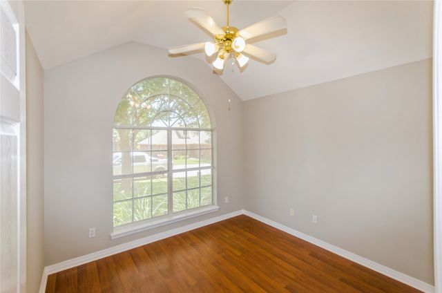 915 Cresthaven Drive 3, Cedar Hill, TX 75104