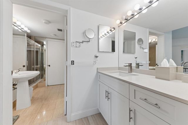 100 SE 5th Avenue 102, Boca Raton, FL 33432
