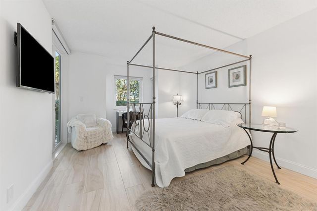 100 SE 5th Avenue 102, Boca Raton, FL 33432