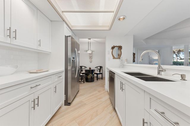 100 SE 5th Avenue 102, Boca Raton, FL 33432