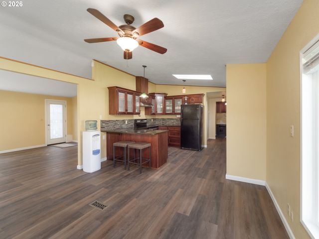 238 BALL Ln, Riddle, OR 97469