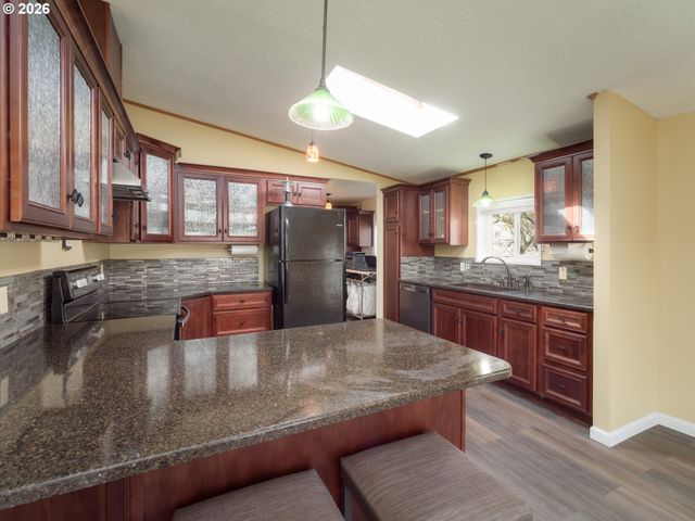 238 BALL Ln, Riddle, OR 97469