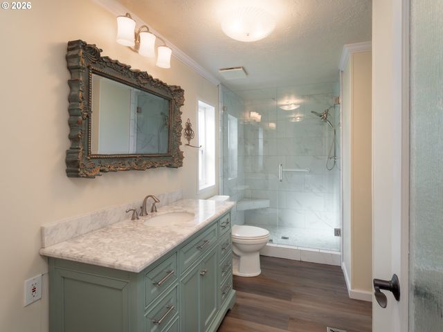 238 BALL Ln, Riddle, OR 97469