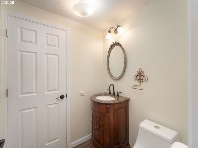 238 BALL Ln, Riddle, OR 97469