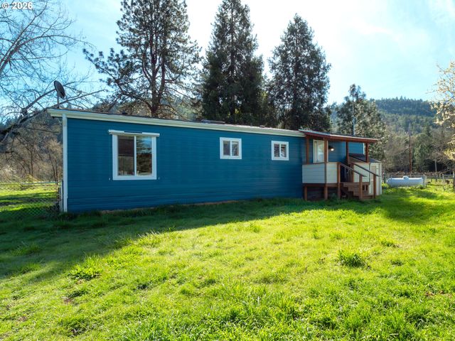 238 BALL Ln, Riddle, OR 97469