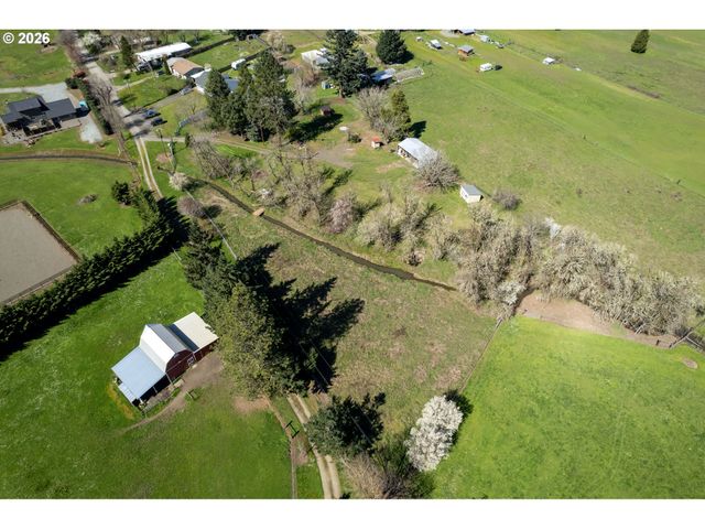 238 BALL Ln, Riddle, OR 97469