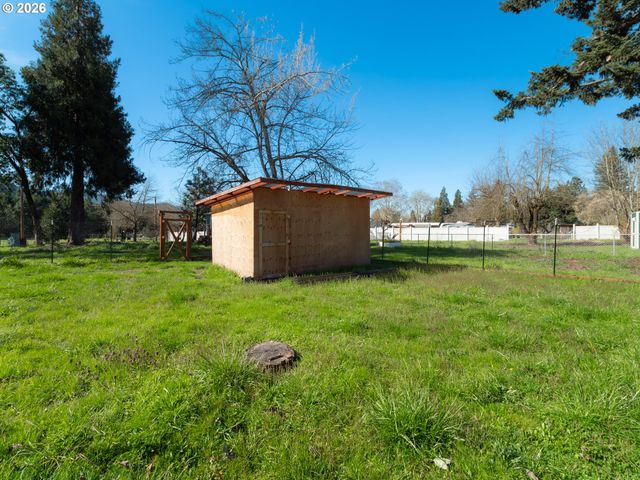 238 BALL Ln, Riddle, OR 97469