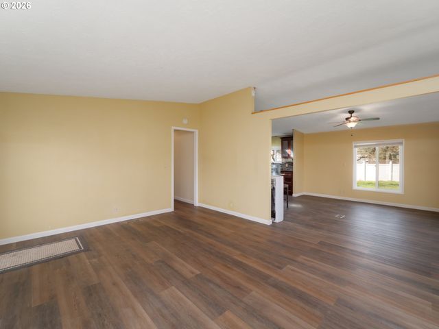 238 BALL Ln, Riddle, OR 97469