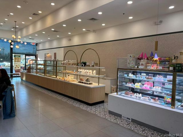 1 Miller Place D, Smithtown, NY 11787