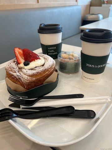 1 Miller Place D, Smithtown, NY 11787