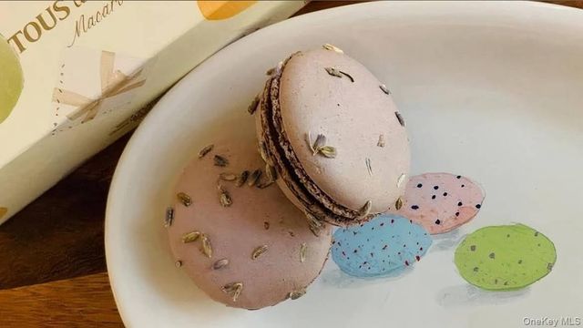 1 Miller Place D, Smithtown, NY 11787