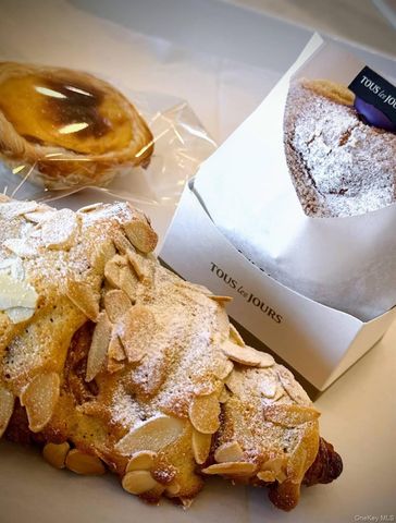 1 Miller Place D, Smithtown, NY 11787