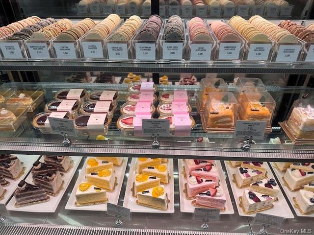 1 Miller Place D, Smithtown, NY 11787