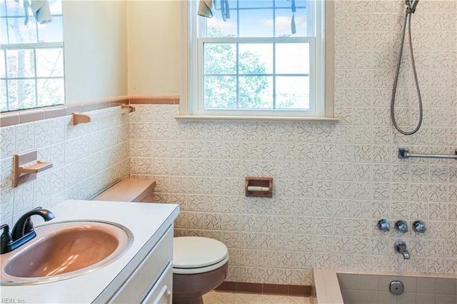 188 Corinthia DR, Newport News, VA 23608