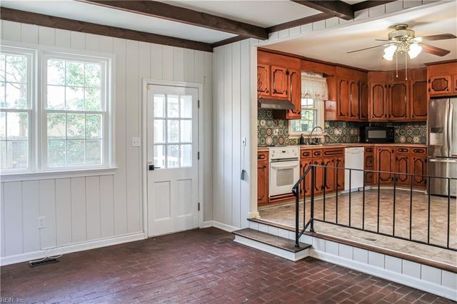 188 Corinthia DR, Newport News, VA 23608