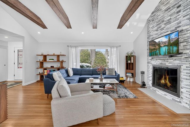 24 Whitewood Road, White Plains, NY 10603