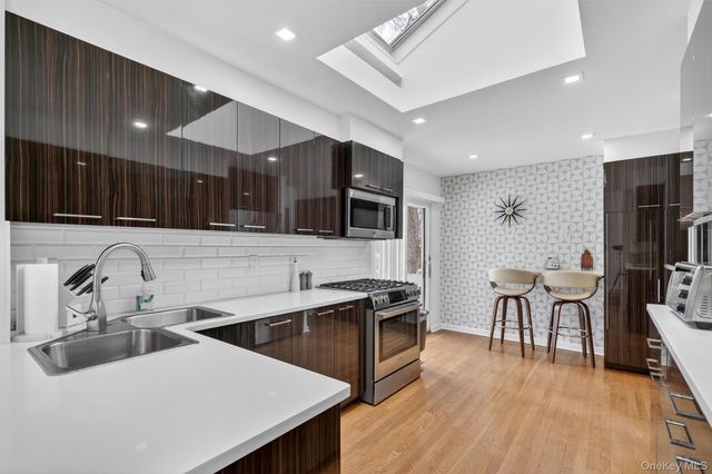 24 Whitewood Road, White Plains, NY 10603