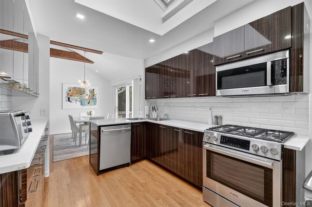 24 Whitewood Road, White Plains, NY 10603