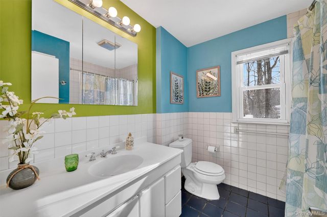 24 Whitewood Road, White Plains, NY 10603