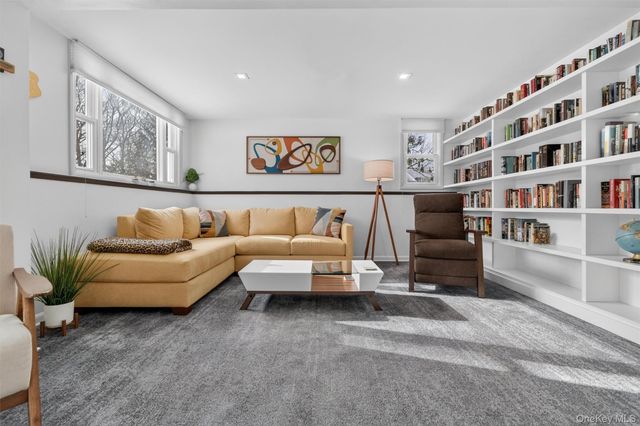 24 Whitewood Road, White Plains, NY 10603