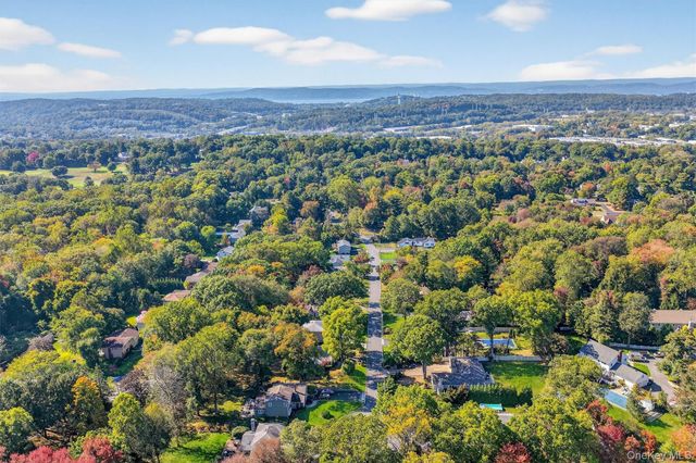 24 Whitewood Road, White Plains, NY 10603