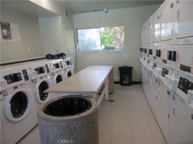 10636 Woodley 34, Granada Hills, CA 91344