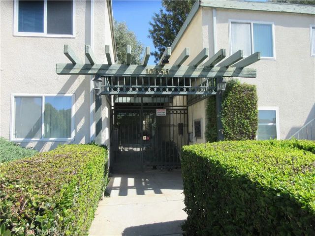 10636 Woodley 34, Granada Hills, CA 91344
