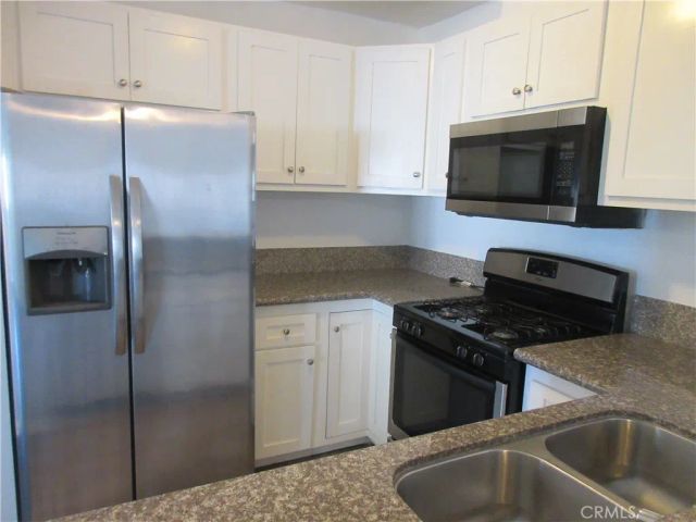 10636 Woodley 34, Granada Hills, CA 91344