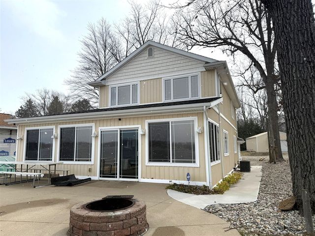 11362 E Shore Drive, Delton, MI 49046