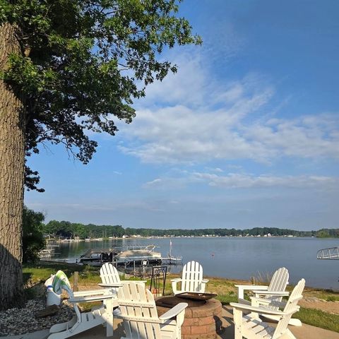 11362 E Shore Drive, Delton, MI 49046