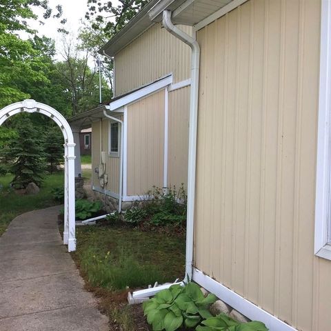 11362 E Shore Drive, Delton, MI 49046