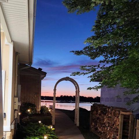 11362 E Shore Drive, Delton, MI 49046