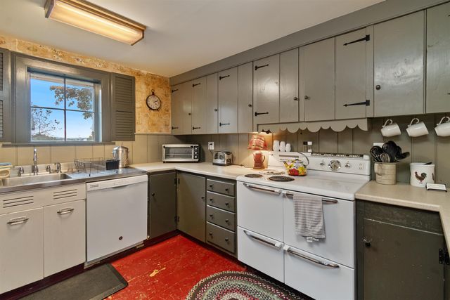 123 North Road, Fairfield, VT 05455