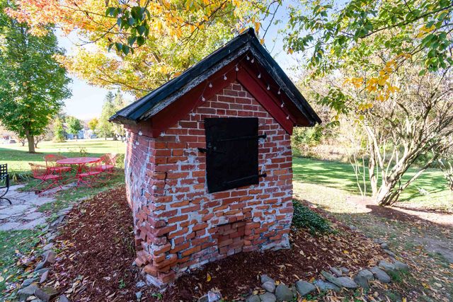 123 North Road, Fairfield, VT 05455