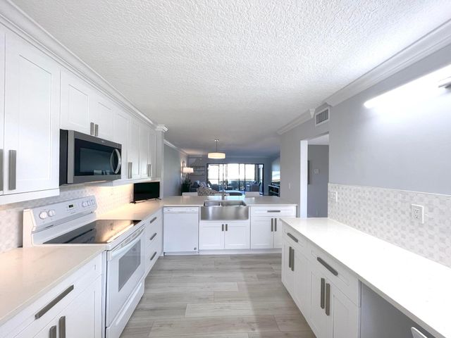 13403 Touchstone Place A102, Palm Beach Gardens, FL 33418