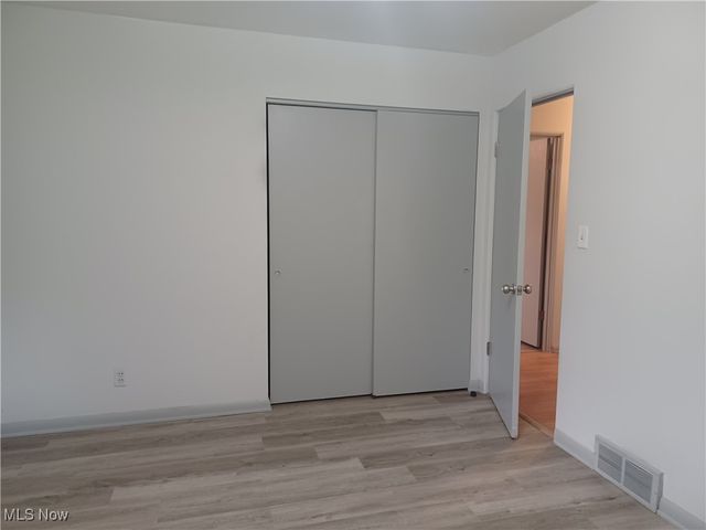 1050 Park Circle, Girard, OH 44420